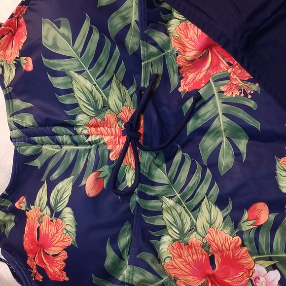 NWT TANKINI BOY SHORT REMOVABLE PADDING ADJUSTABLE DRAWSTRING NECKLINE - Picture 4 of 9